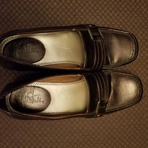 Bronze color slip on